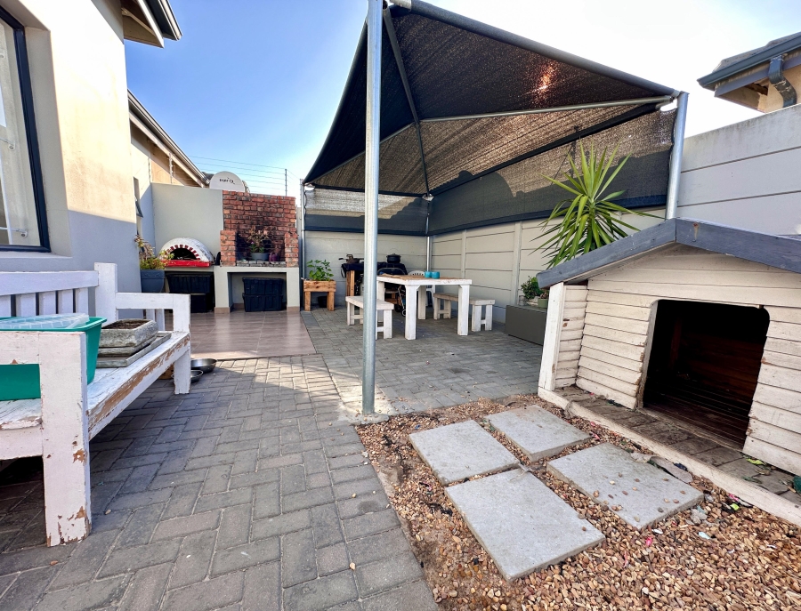 2 Bedroom Property for Sale in Parklands Western Cape
